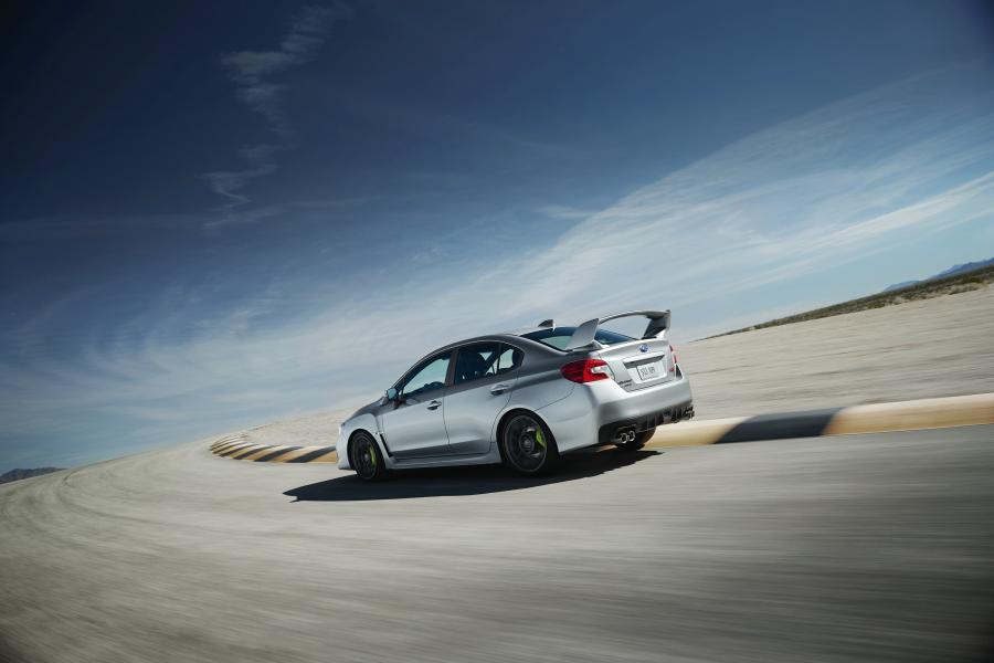  Subaru WRX STi 2017 года  (NA) (фото 26 из 33)